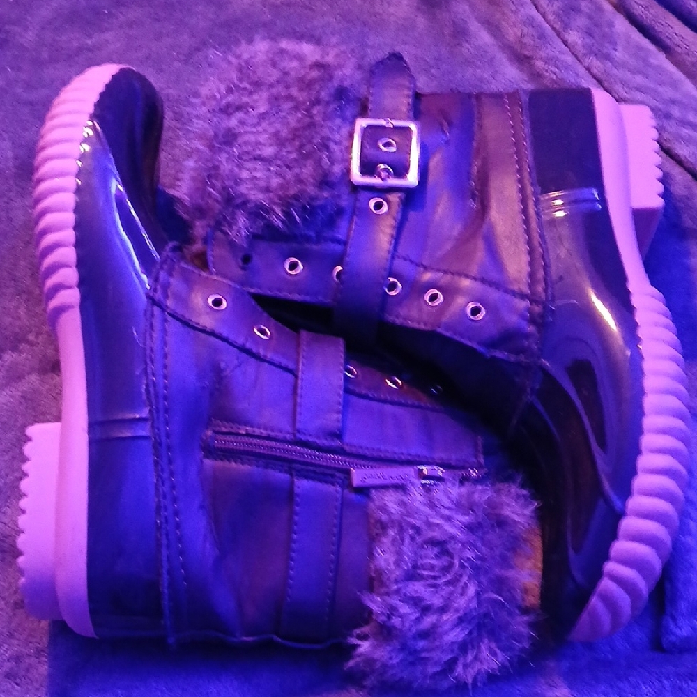 Nature Breeze Brown and Gray Fur-Lined Boots